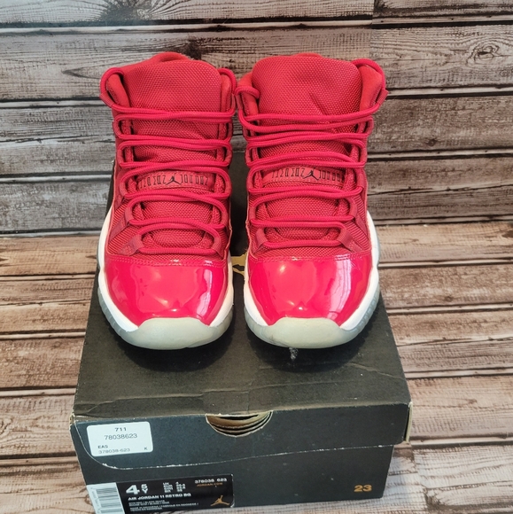 Jordan 11 Retro Win Like 96 - Picture 2 of 9